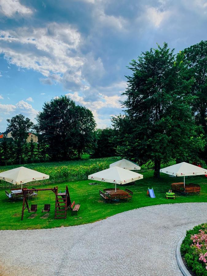 Dwór Karwacz Przasnysz Exterior foto